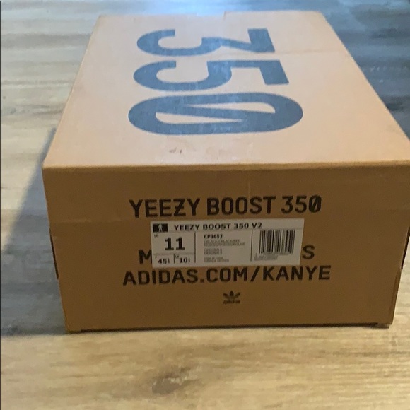 Yeezy Oreo size 11 - Picture 7 of 8
